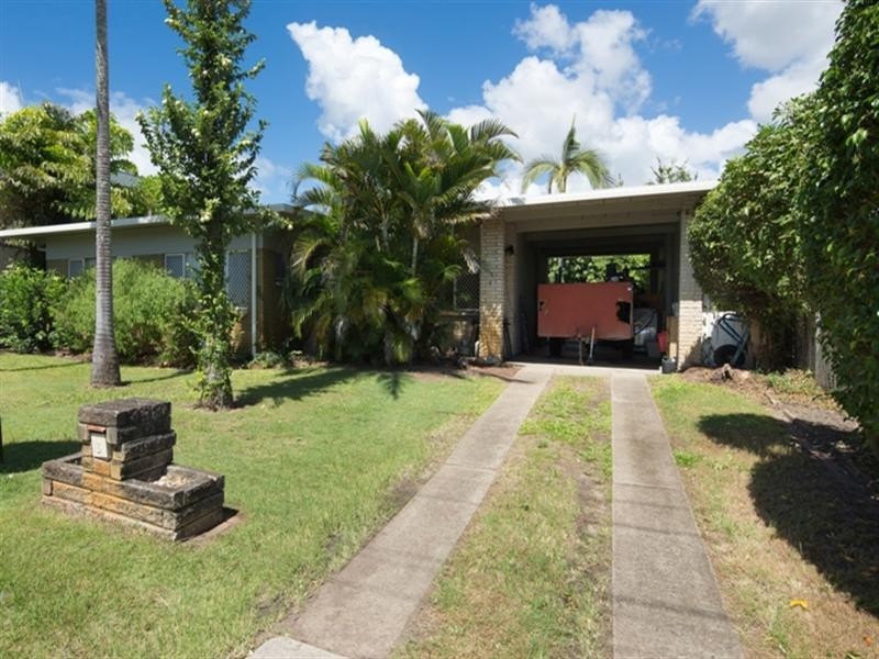 3 Boongala Road, Broadbeach Waters QLD 4218