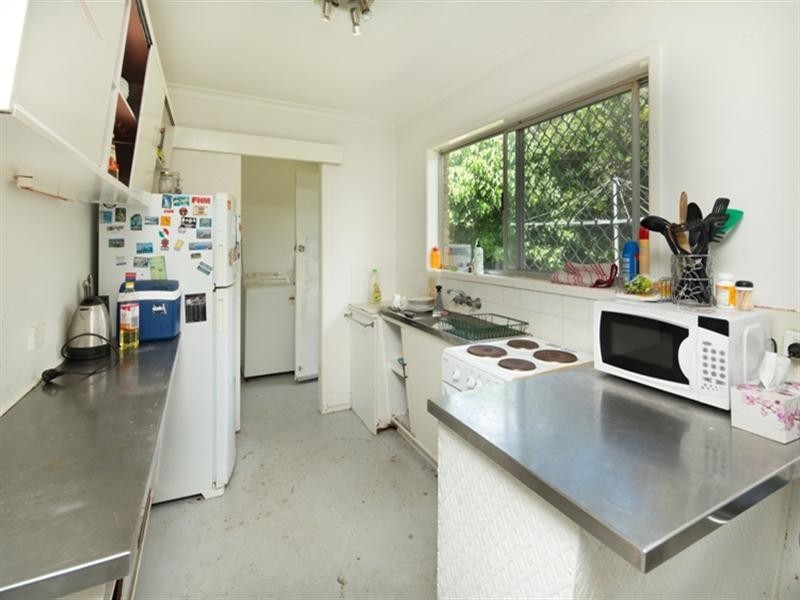 3 Boongala Road, Broadbeach Waters QLD 4218