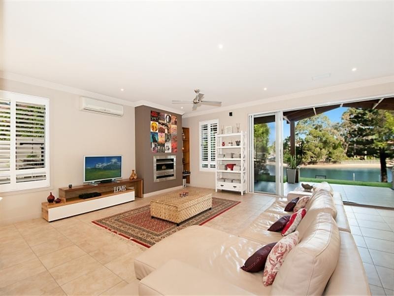 53 River Crescent, Broadbeach Waters QLD 4218