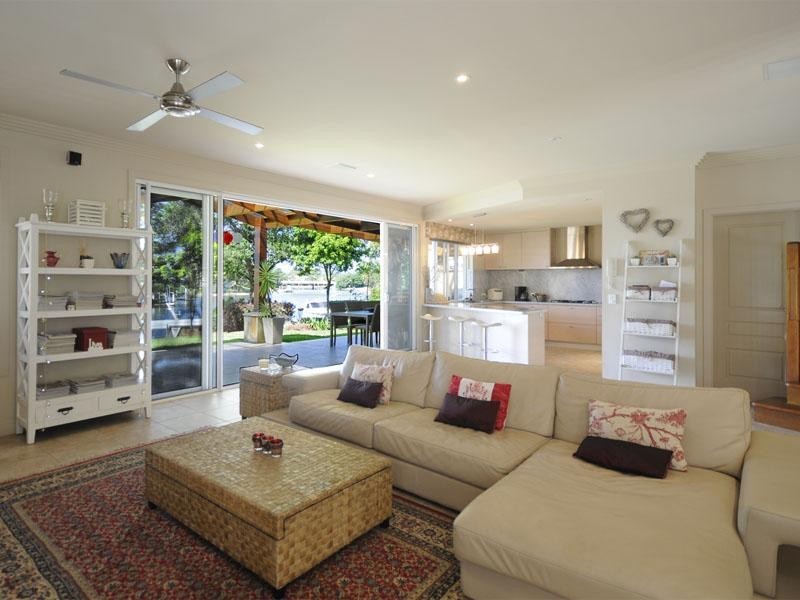 53 River Crescent, Broadbeach Waters QLD 4218