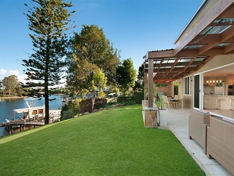 53 River Crescent, Broadbeach Waters QLD 4218