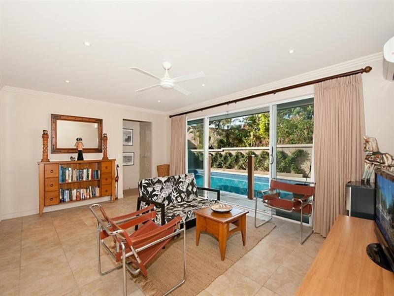 53 River Crescent, Broadbeach Waters QLD 4218