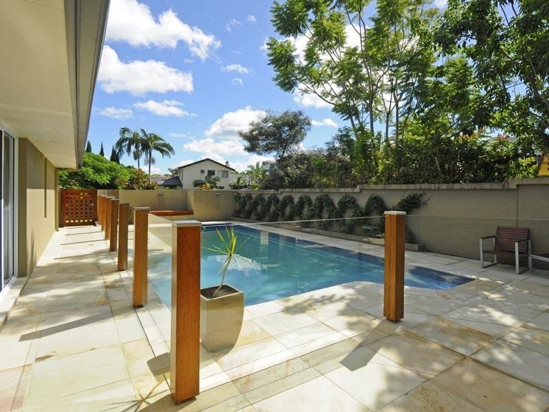 53 River Crescent, Broadbeach Waters QLD 4218