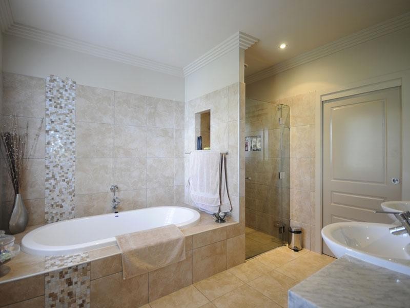 53 River Crescent, Broadbeach Waters QLD 4218