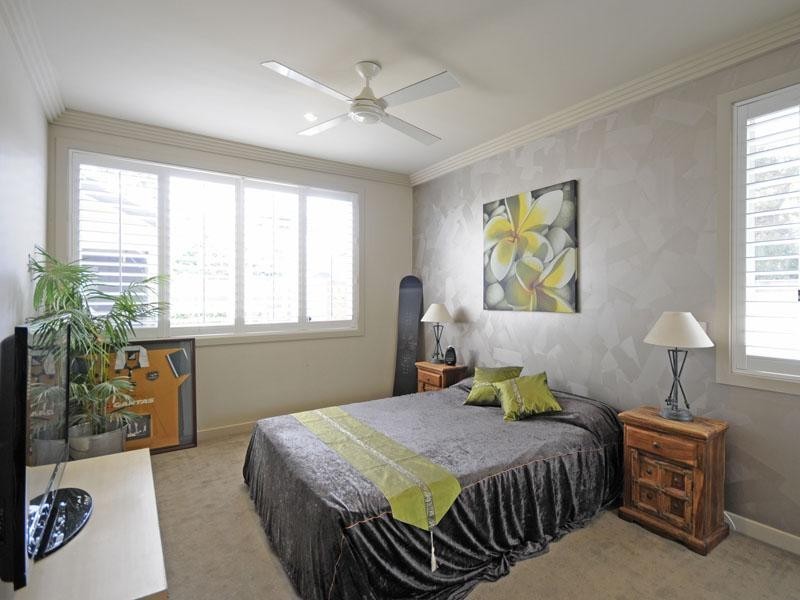 53 River Crescent, Broadbeach Waters QLD 4218