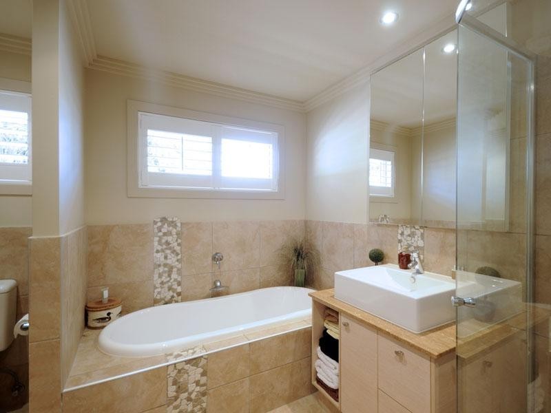 53 River Crescent, Broadbeach Waters QLD 4218