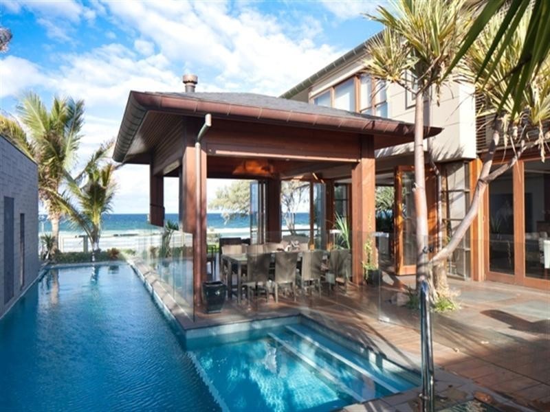 103 – 105 Hedges Avenue, Mermaid Beach QLD 4218