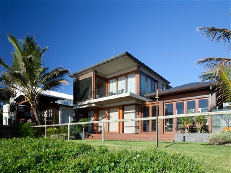 103 – 105 Hedges Avenue, Mermaid Beach QLD 4218