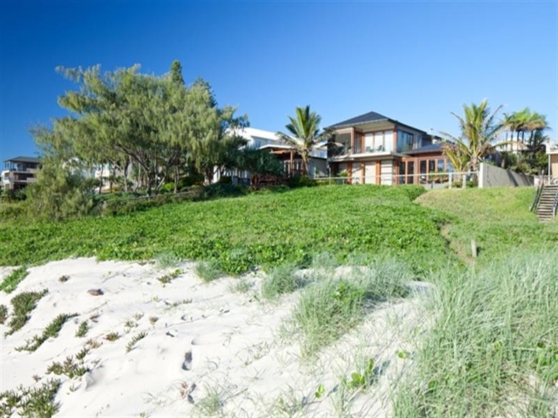 103 – 105 Hedges Avenue, Mermaid Beach QLD 4218