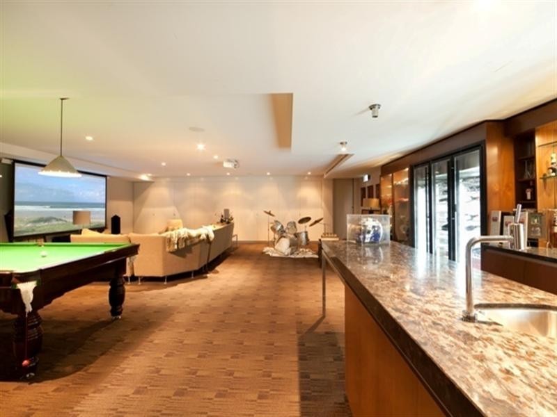 103 – 105 Hedges Avenue, Mermaid Beach QLD 4218