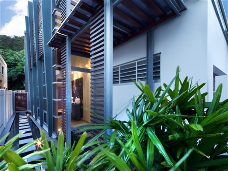 32 Nagel Avenue, Miami QLD 4220