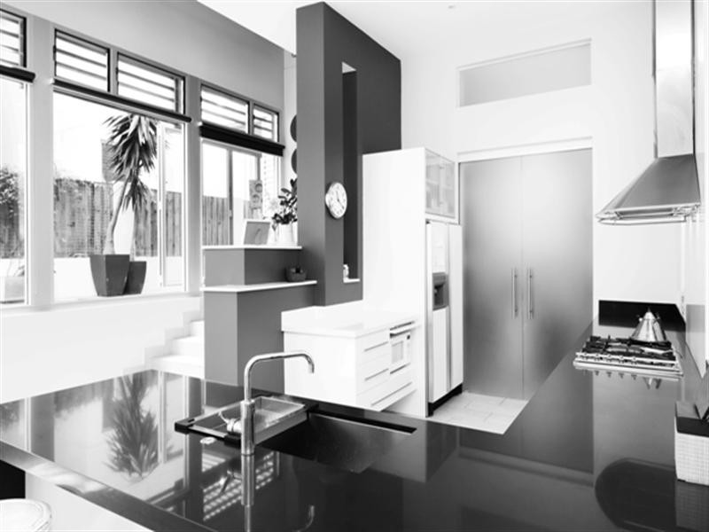 32 Nagel Avenue, Miami QLD 4220