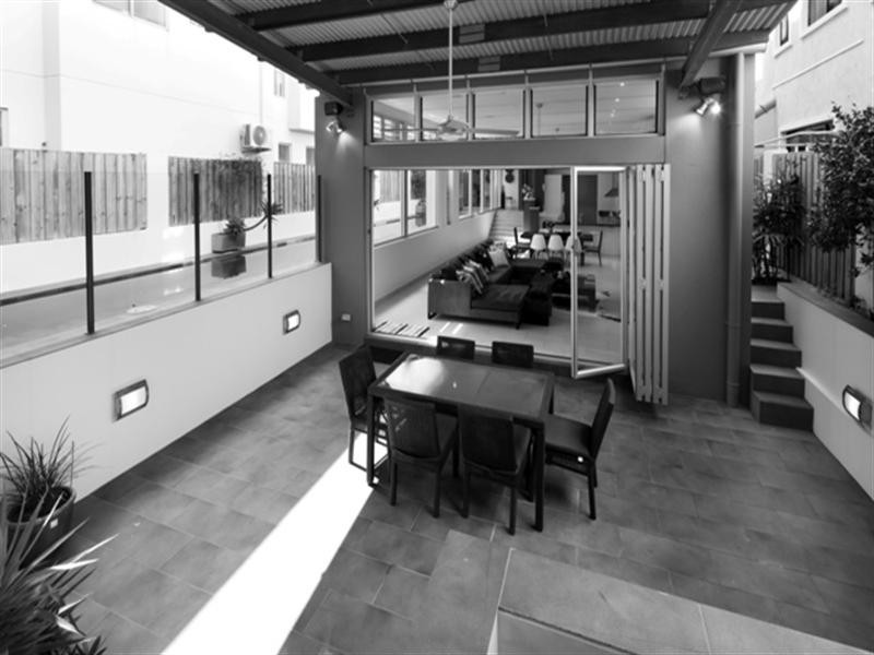 32 Nagel Avenue, Miami QLD 4220