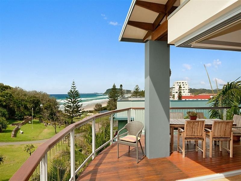 7 Brakes Crescent, Miami QLD 4220