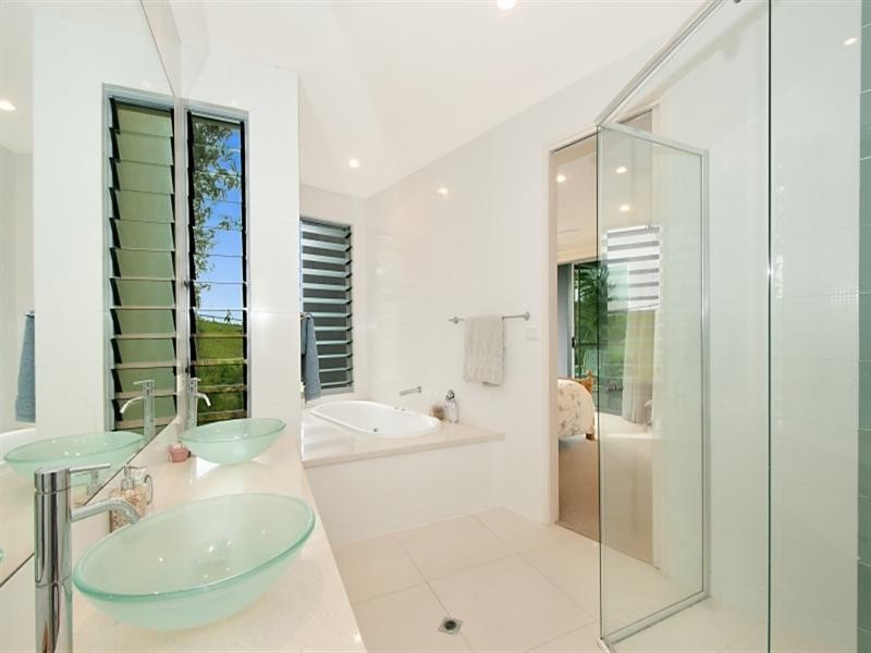 7 Brakes Crescent, Miami QLD 4220