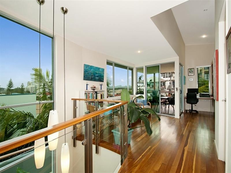 7 Brakes Crescent, Miami QLD 4220