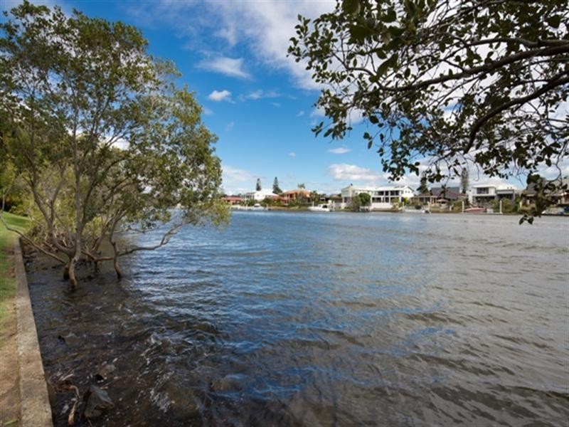 16/7 Campbell Street, Bundall QLD 4217