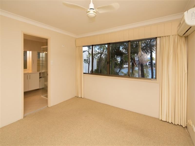 16/7 Campbell Street, Bundall QLD 4217