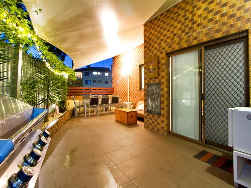 3/150 Surf Parade, Broadbeach QLD 4218