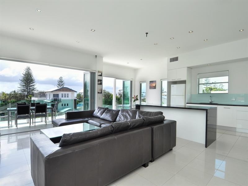 1/6 Seagull Avenue, Mermaid Beach QLD 4218