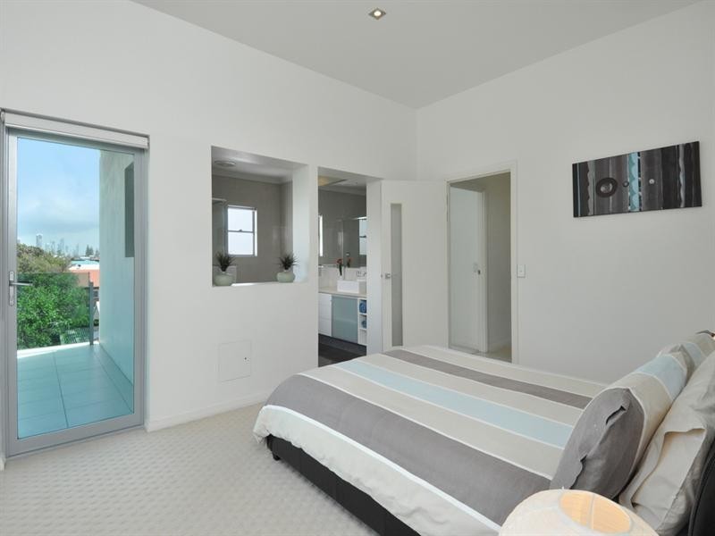 1/6 Seagull Avenue, Mermaid Beach QLD 4218