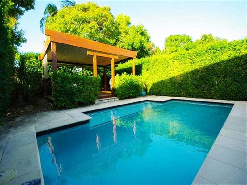 115 Albion Avenue, Miami QLD 4220