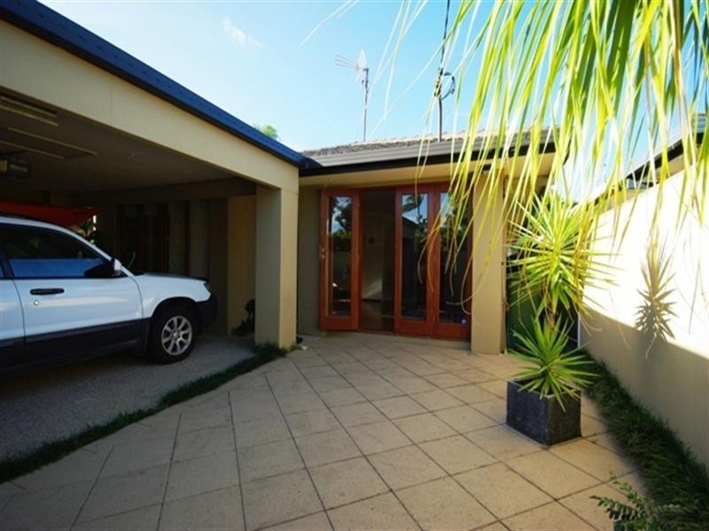 115 Albion Avenue, Miami QLD 4220