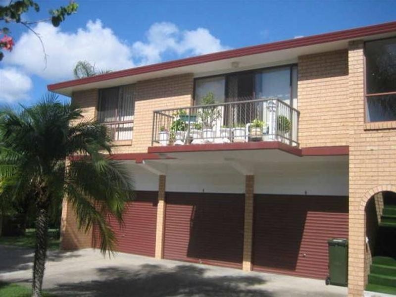 Apartment 5 Sussex Place’ 6 Angie Court, Mermaid Waters QLD 4218