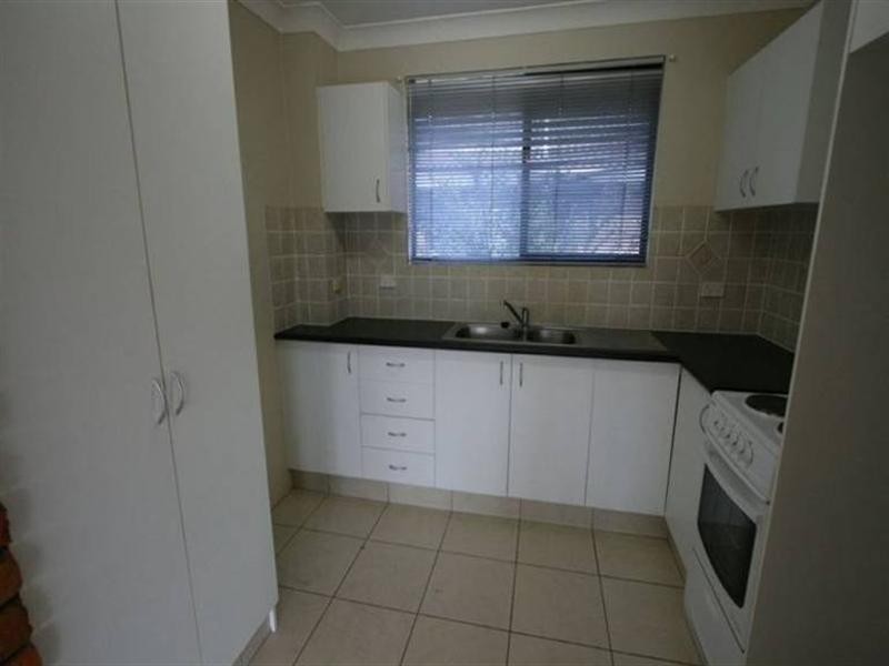 Apartment 5 Sussex Place’ 6 Angie Court, Mermaid Waters QLD 4218