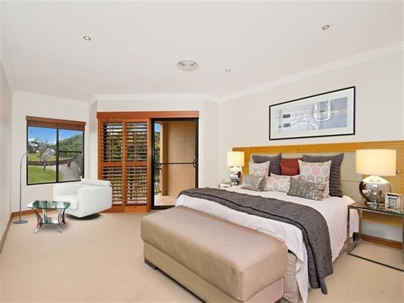 2/3 Brakes Crescent, Miami QLD 4220