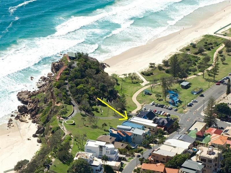 2/3 Brakes Crescent, Miami QLD 4220