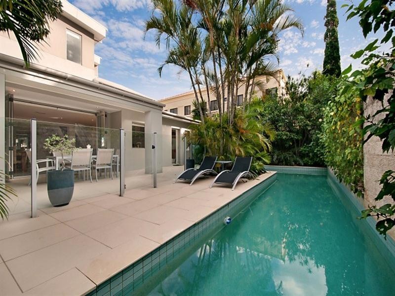 23 Hilda Street, Mermaid Beach QLD 4218