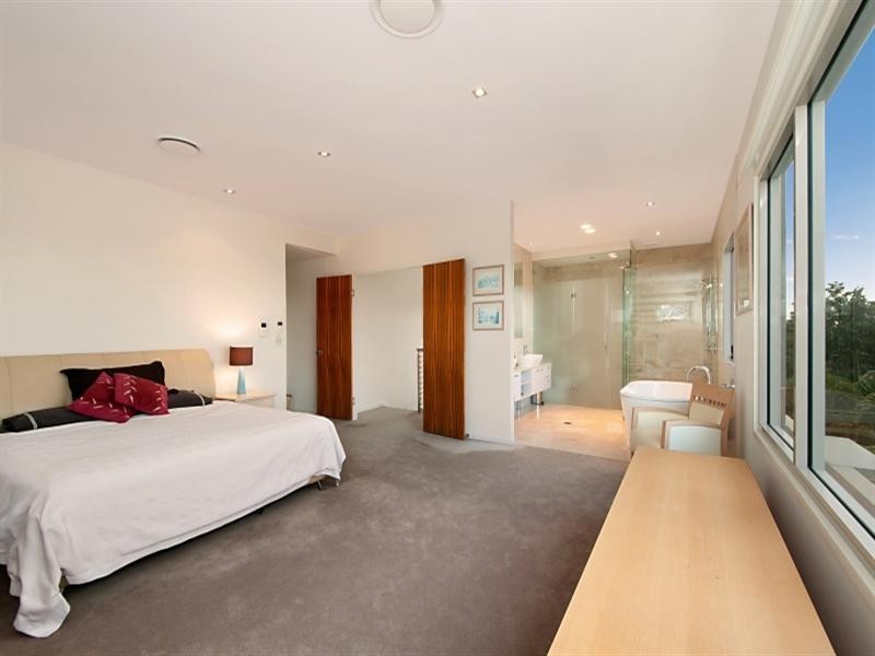 23 Hilda Street, Mermaid Beach QLD 4218