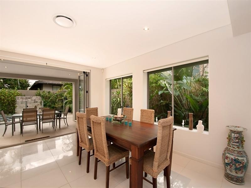 23 Hilda Street, Mermaid Beach QLD 4218