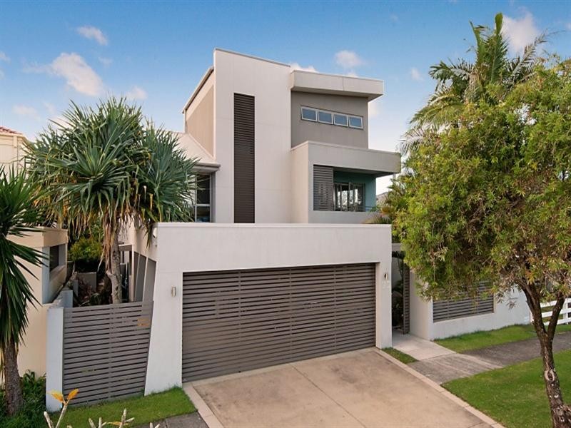 23 Hilda Street, Mermaid Beach QLD 4218