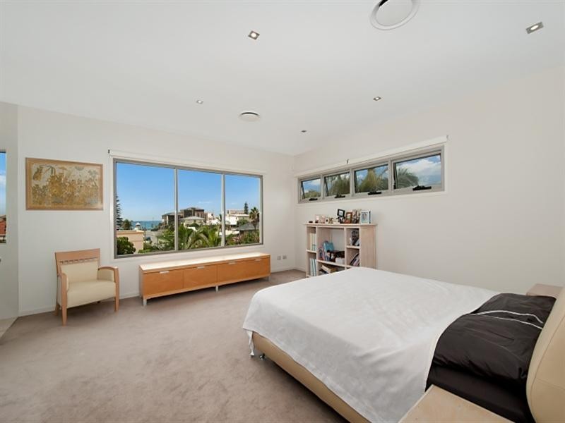 23 Hilda Street, Mermaid Beach QLD 4218