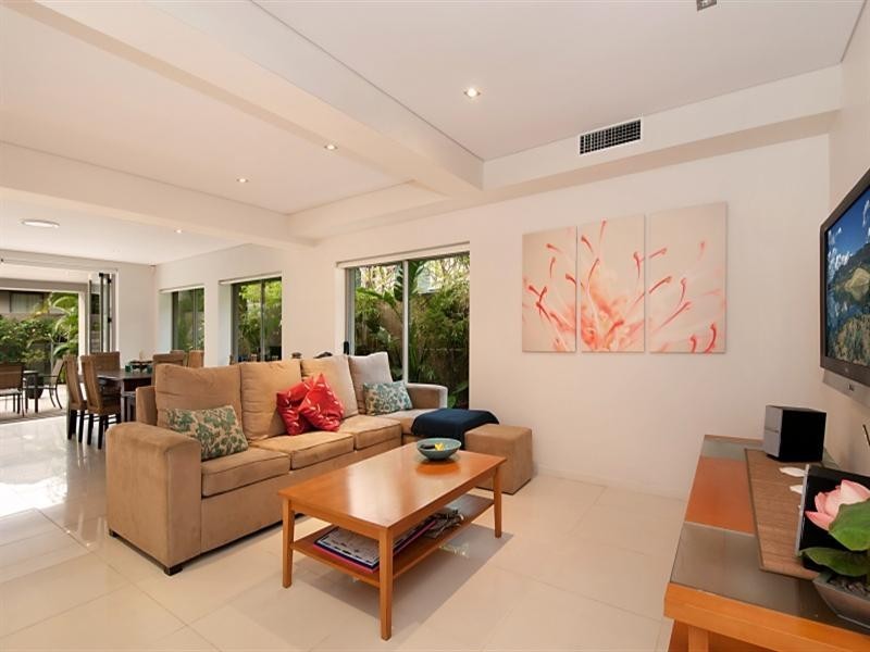 23 Hilda Street, Mermaid Beach QLD 4218