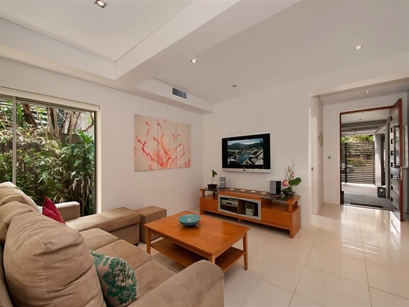 23 Hilda Street, Mermaid Beach QLD 4218