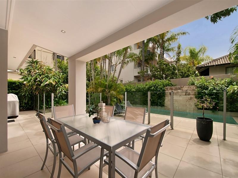 23 Hilda Street, Mermaid Beach QLD 4218