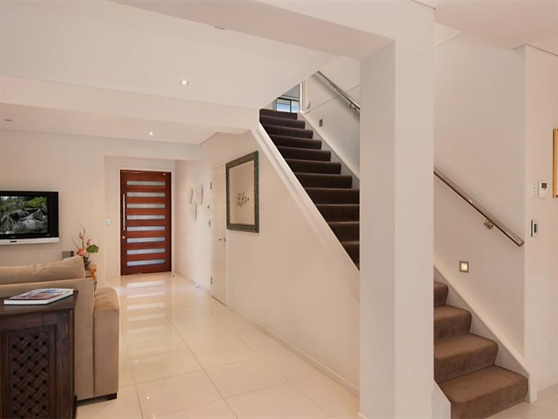 23 Hilda Street, Mermaid Beach QLD 4218