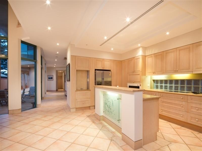 65 Albatross Avenue, Mermaid Beach QLD 4218