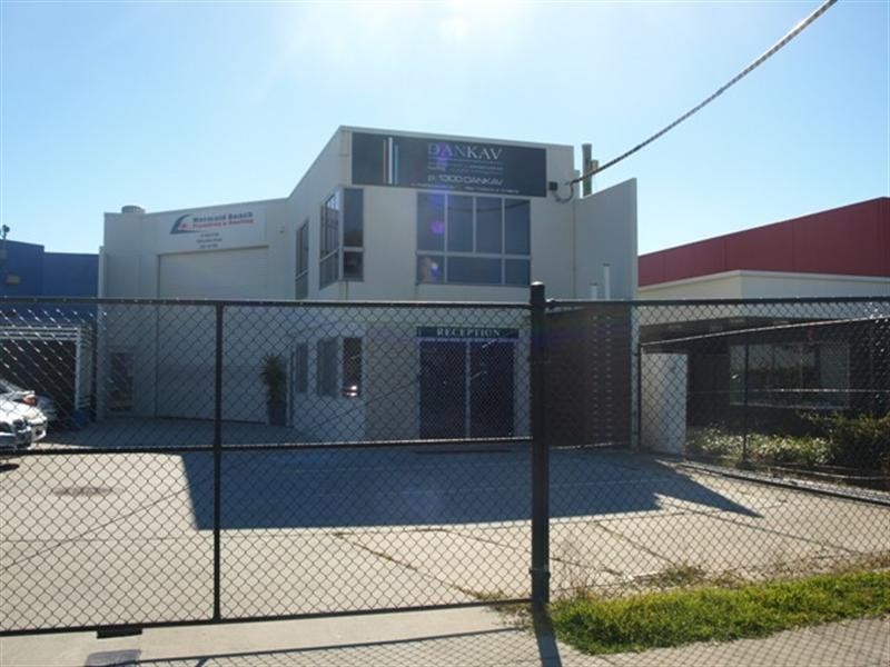 11 Oak Avenue, Miami QLD 4220