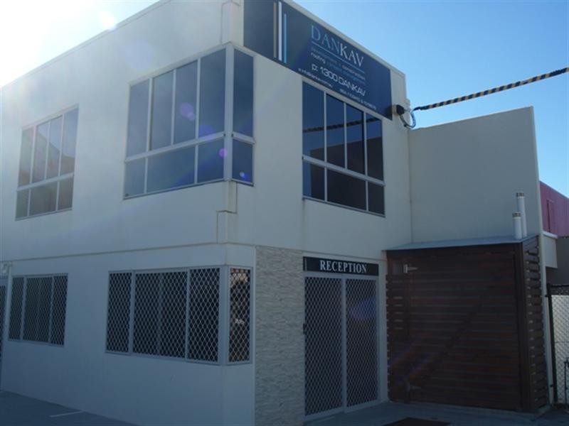 11 Oak Avenue, Miami QLD 4220