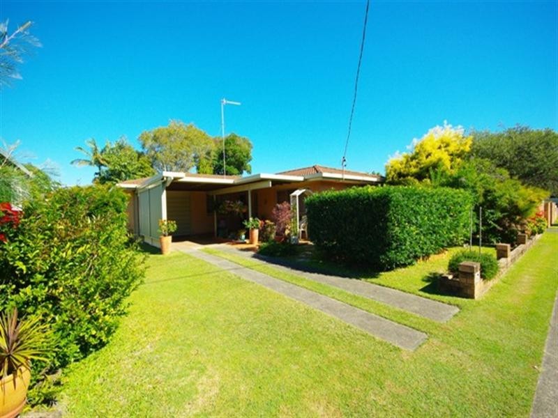 24 Paradise Avenue, Miami QLD 4220