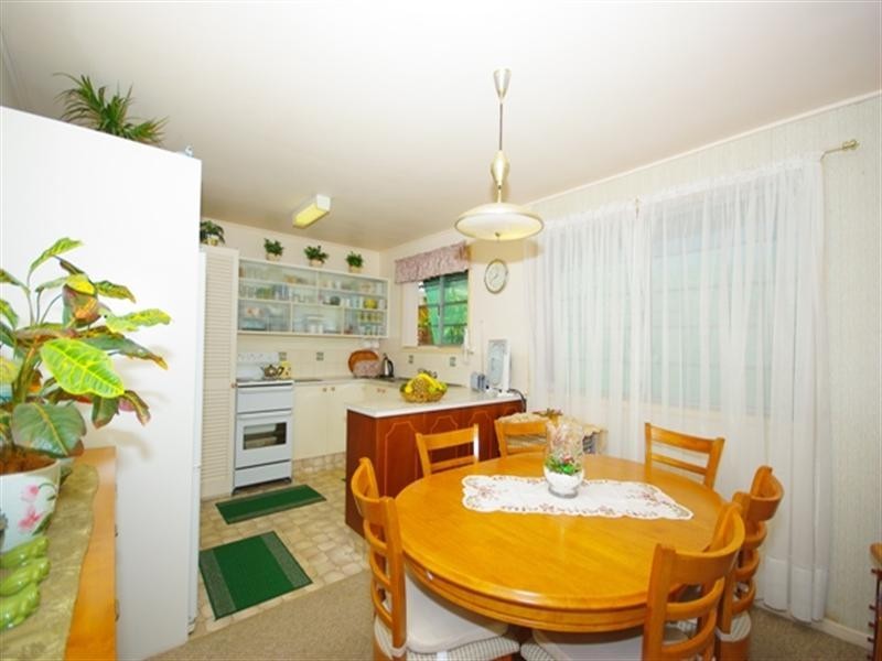 24 Paradise Avenue, Miami QLD 4220