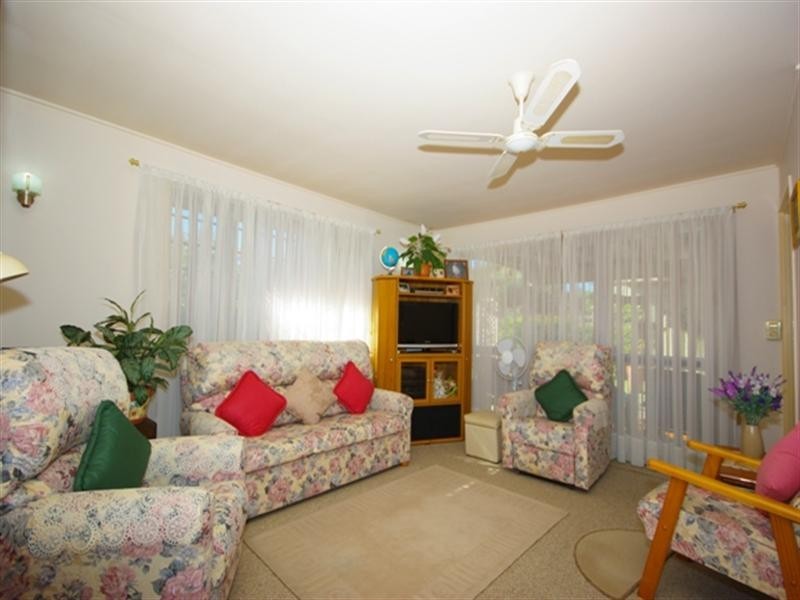 24 Paradise Avenue, Miami QLD 4220