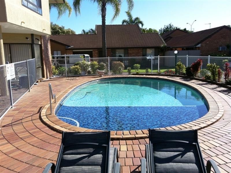 6/172 Barrier Reef Drive, Mermaid Waters QLD 4218