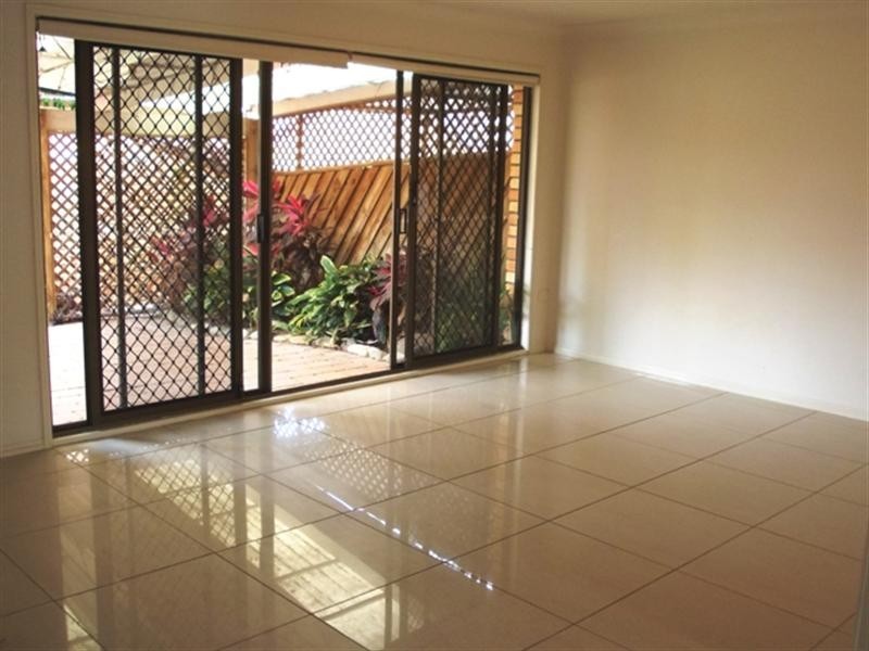 6/172 Barrier Reef Drive, Mermaid Waters QLD 4218