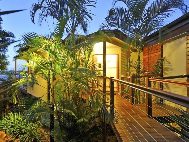 66 Hoffschildt Drive, Currumbin Waters QLD 4223