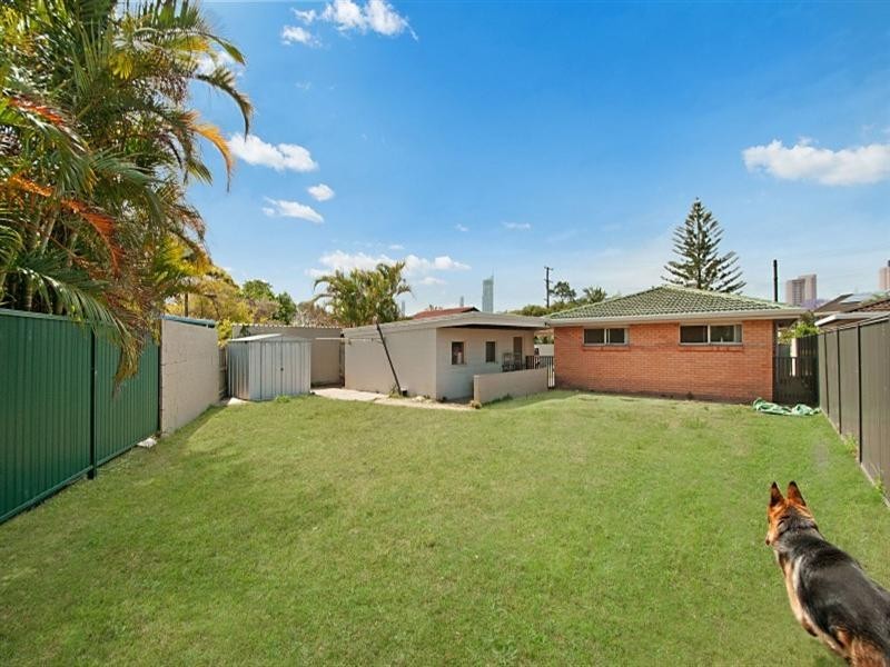 27 Savoy Drive, Broadbeach Waters QLD 4218
